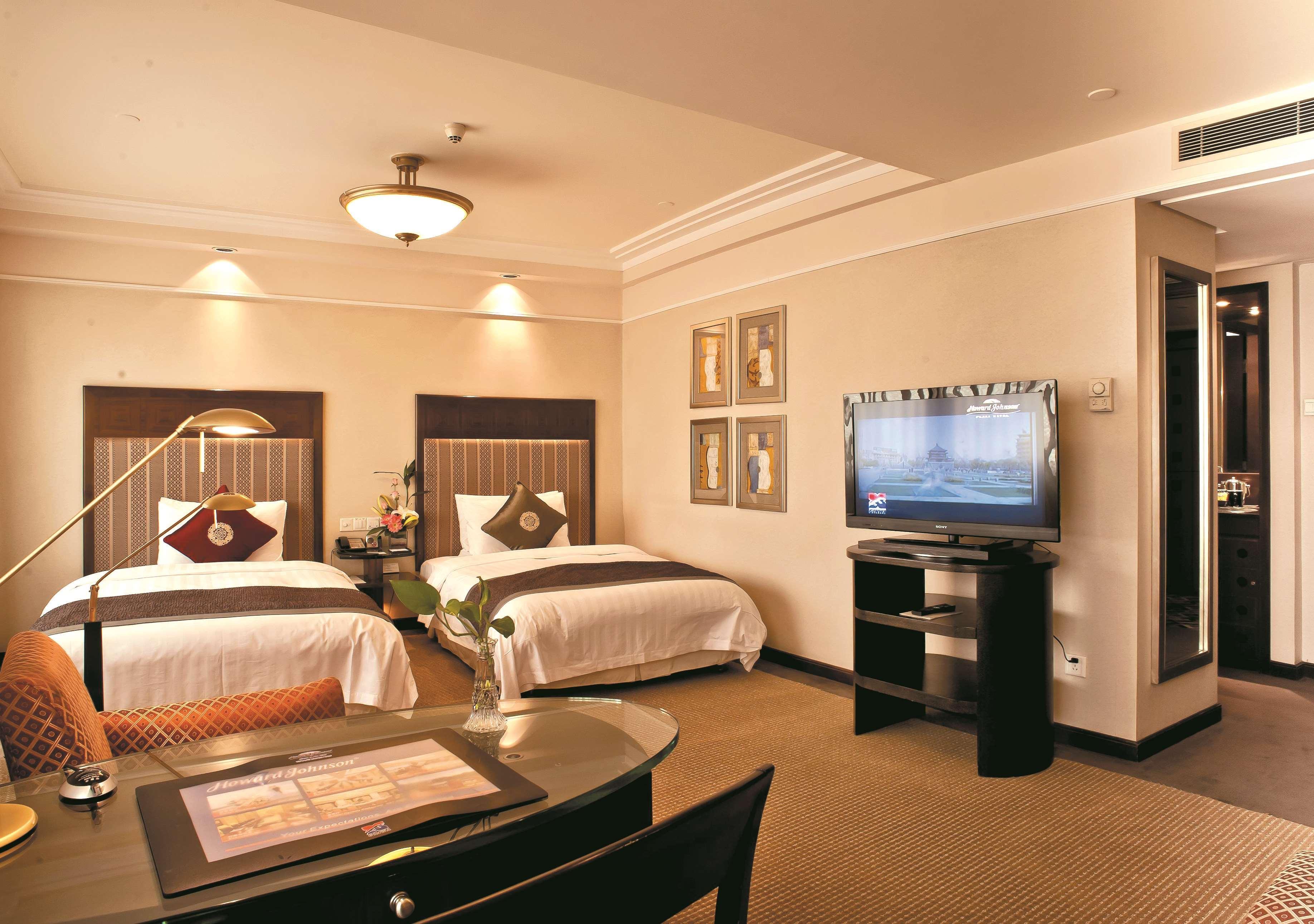 Howard Johnson Ginwa Plaza Hotel Xi'an  Exteriör bild