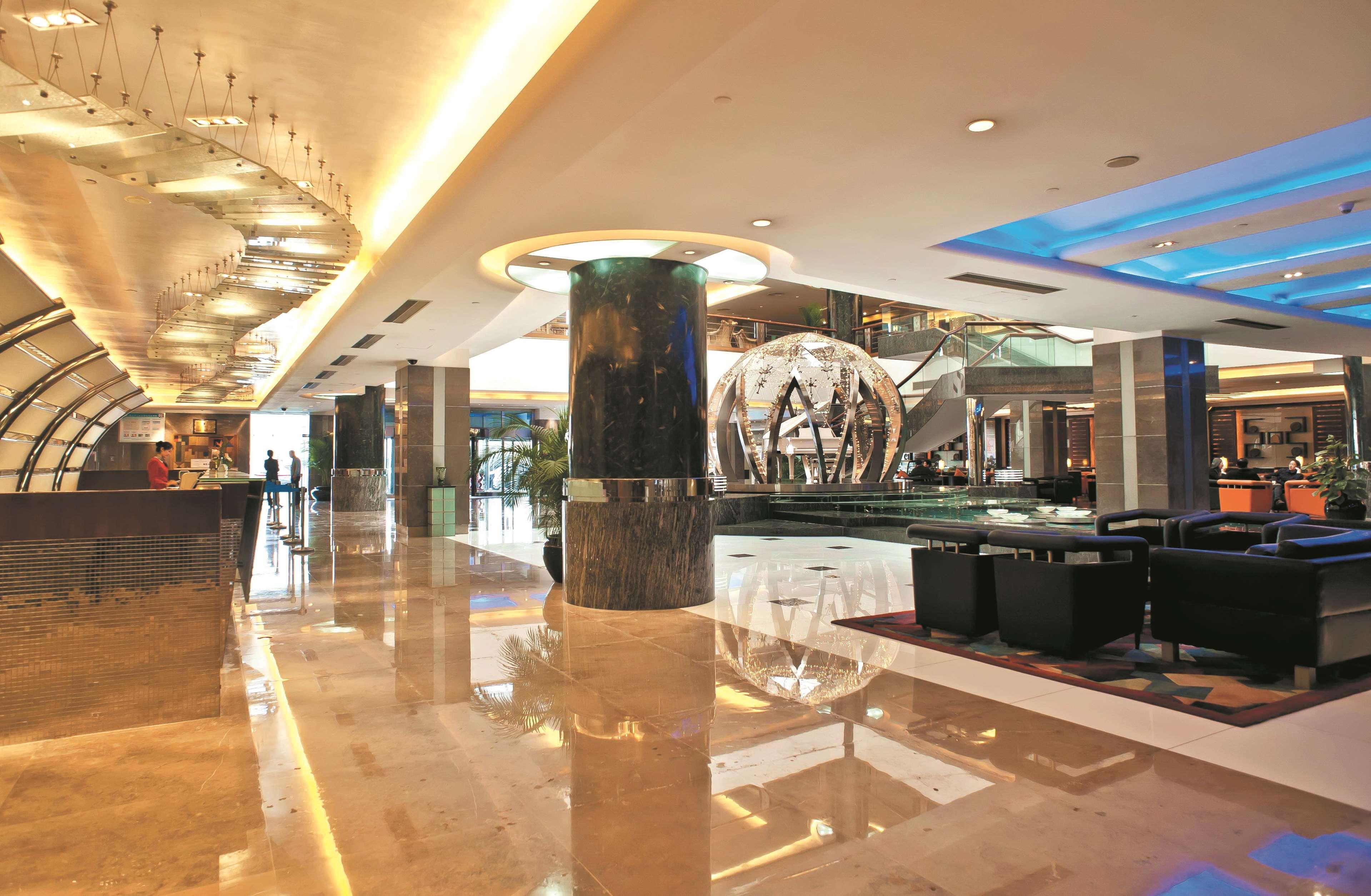 Howard Johnson Ginwa Plaza Hotel Xi'an  Exteriör bild