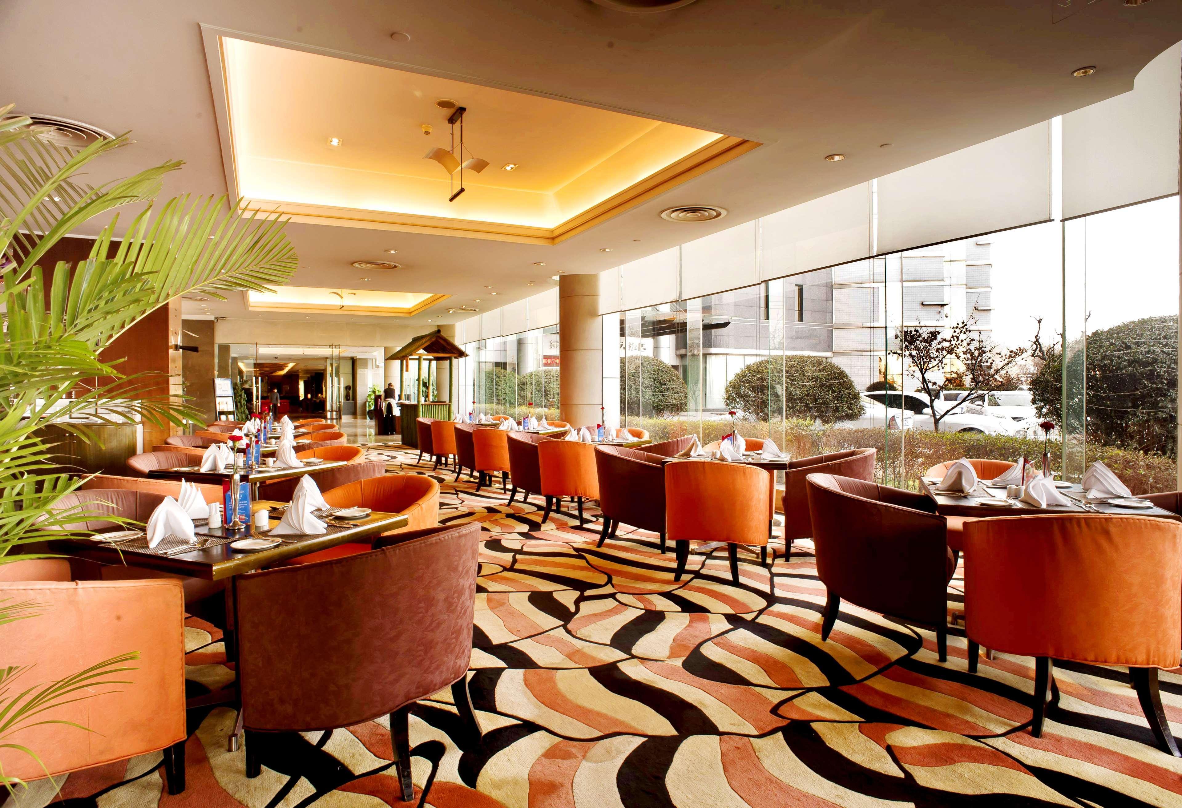 Howard Johnson Ginwa Plaza Hotel Xi'an  Exteriör bild