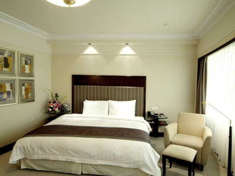Howard Johnson Ginwa Plaza Hotel Xi'an  Exteriör bild